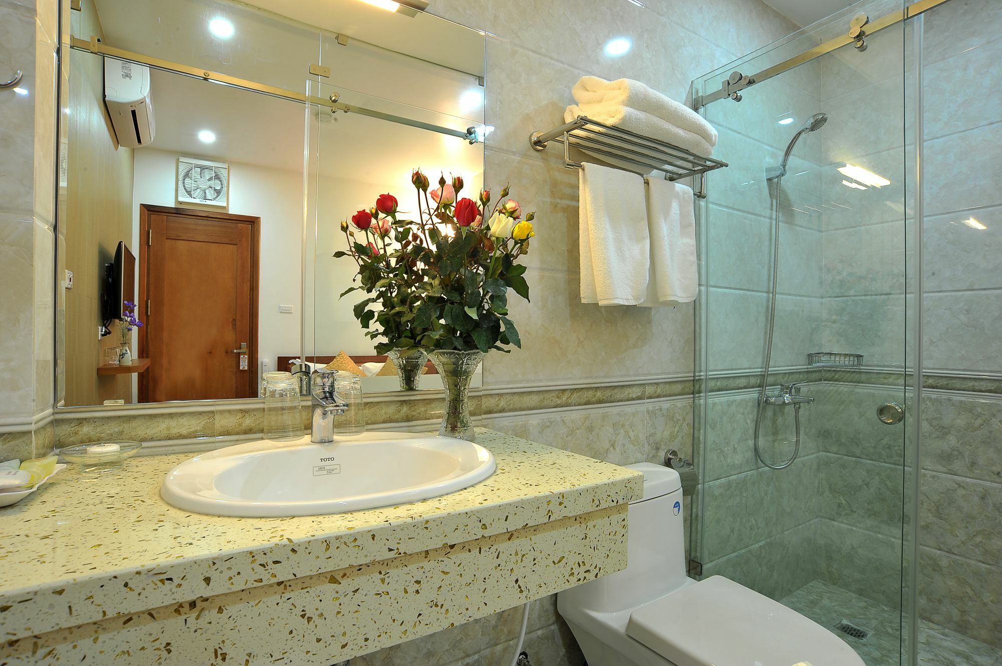 Coco Hotel Cau Giay Ханой Екстериор снимка